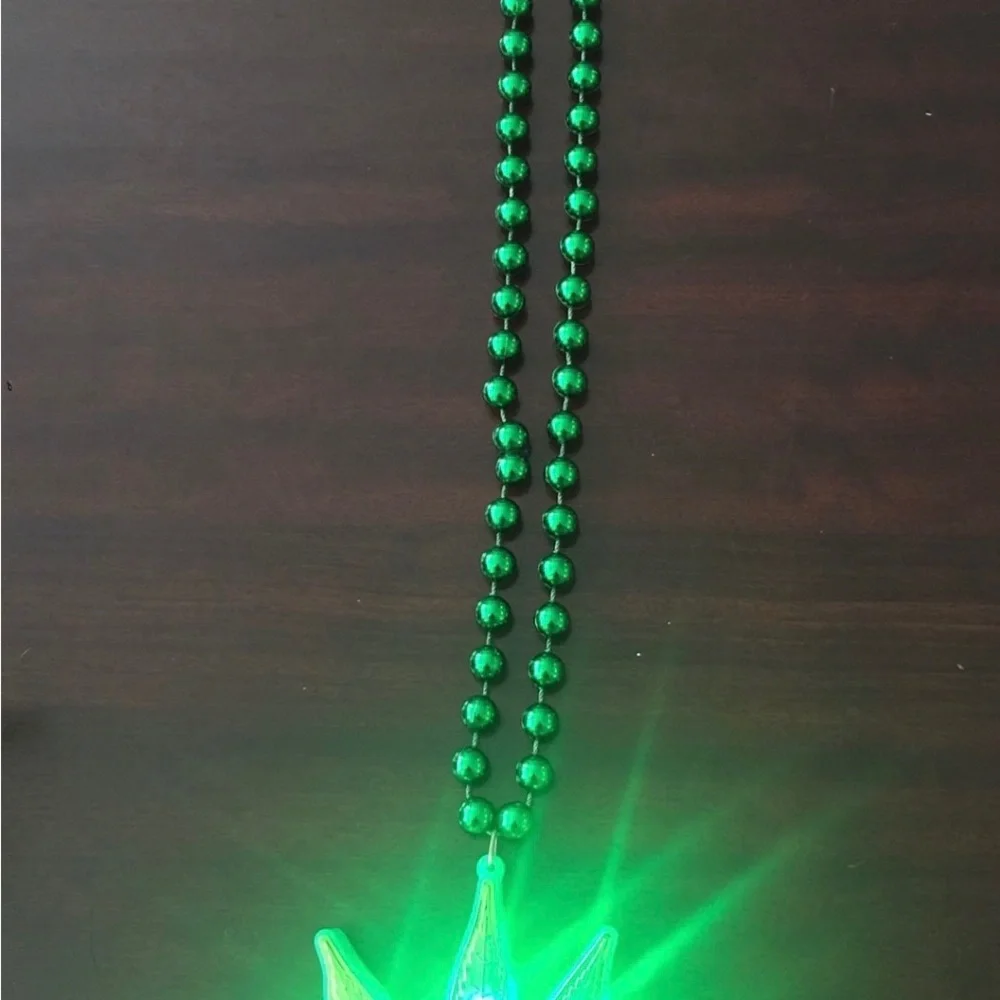 Light Up Flashing Pot Leaf.